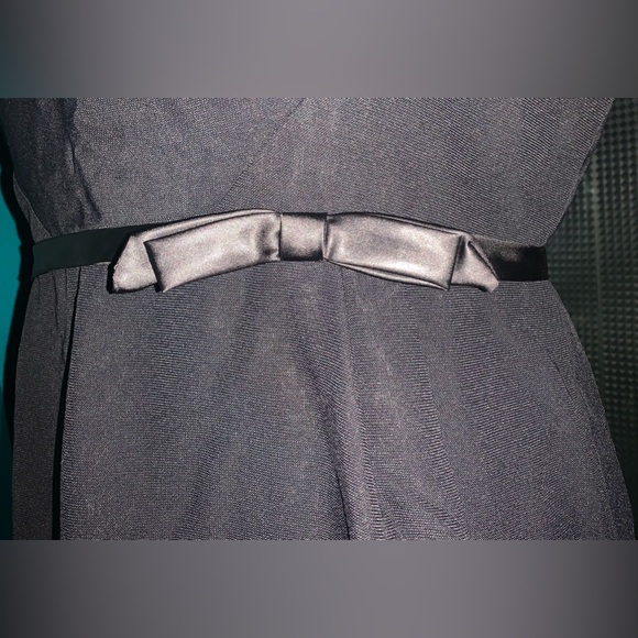 Vintage 60s Black Cocktail Dress With Beautiful Neck Detail. - Picture 7 of 13